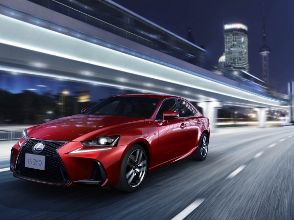 走る愉しさを追い求め、 さらなる進化を遂げた LEXUSのスポーツセダン