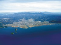 人、自然、都市機能の三拍子そろった霧島市。充実の移住サポートで、自分らしい仕事にも出会える。