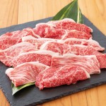 人気YouTuberらも舌鼓を打った絶品の黒毛和牛切り落としを食卓で