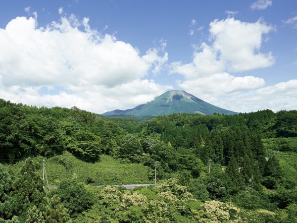 美しい自然に囲まれたセカンドハウスでの人生の休日を、「現地体験宿泊会」で実感する。