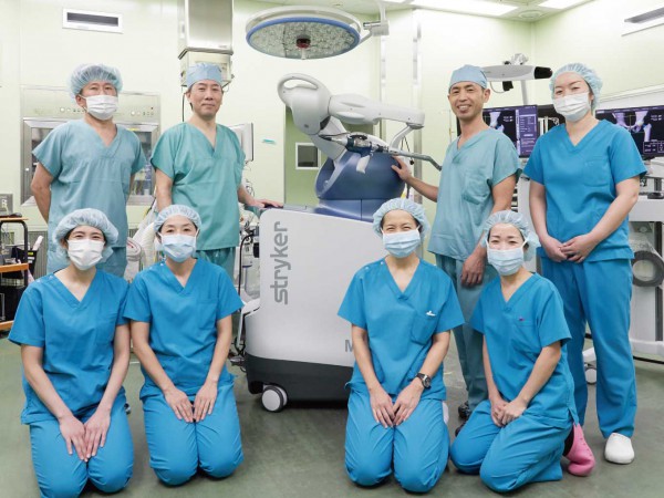 世界初、手術からリハビリまで AIとロボットを用いた人工関節センター。