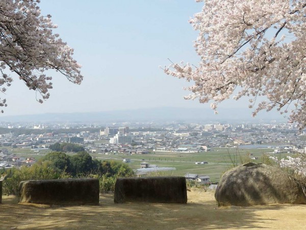 1300年以上の時をつなぐ、飛鳥のロマンにふれる。