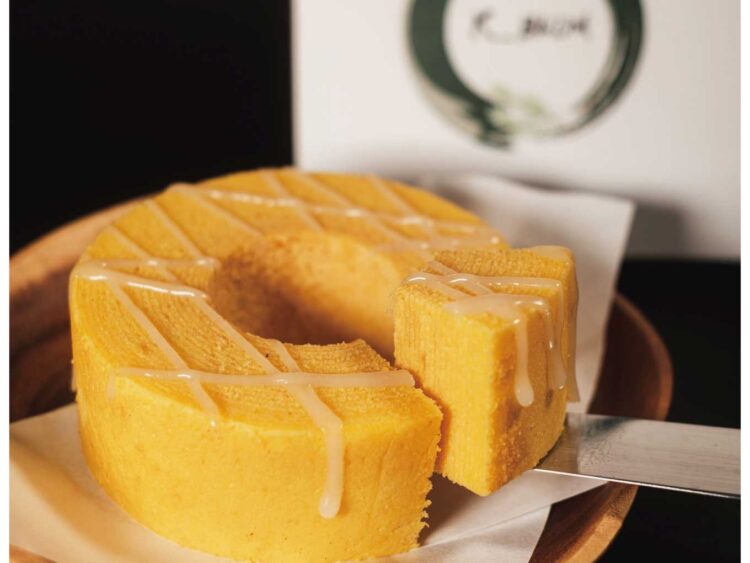 生地にごまとうふを練り込んだ新感覚スイーツ。