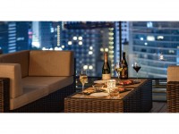 THE C’s SKY CAFE & BARのメニューを最大10％OFFまたはTHE C’s SKY DININGの冬の限定メニューを最大20％OFFでご提供