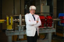 命を決して諦めない！ 切らずに挑む がん治療の「最終決断」へ 「陽子線による切らない治療」で患者・家族に寄り添い照射後のQOLも向上