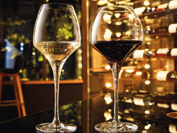 ワインの味はグラスで変わる！ 「シェフ＆ソムリエ」の威力