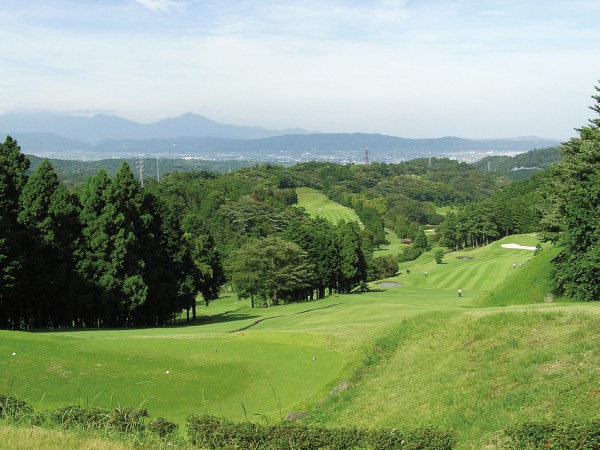 絶景を楽しむ名門ゴルフ場・小田原湯本カントリークラブ