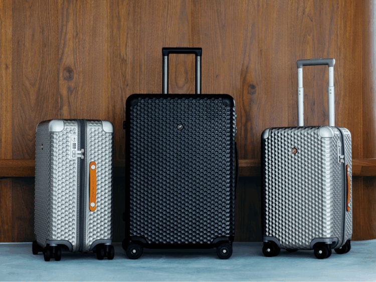 ハンティングワールド初のハードスーツケース「シリウス」登場｜美意識と機能を極めたエグゼクティブ仕様
